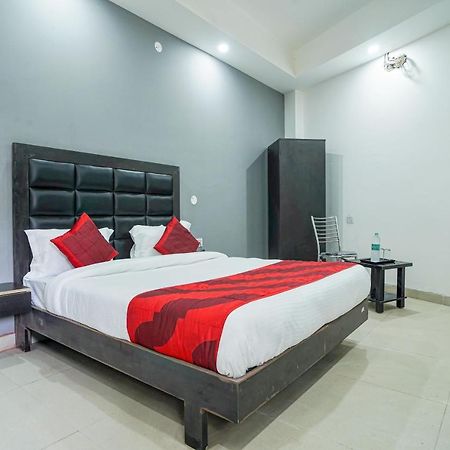 Hotel Red Snapper Couple Friendly At West Delhi Nuova Delhi Esterno foto